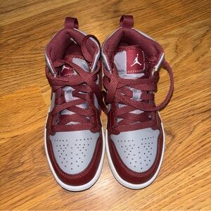 Nike | Air Jordan 1 Mid GS ‘Cherrywood Red’